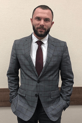 PECHENIUK-ROMAN
